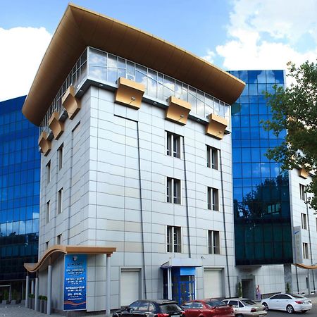 Tsunami Spa Hotel Днепър Екстериор снимка