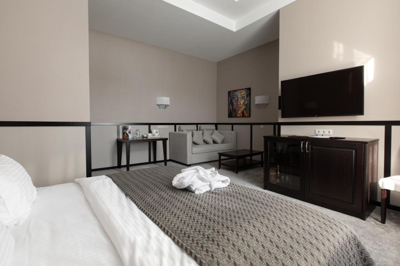 Tsunami Spa Hotel Днепър Екстериор снимка