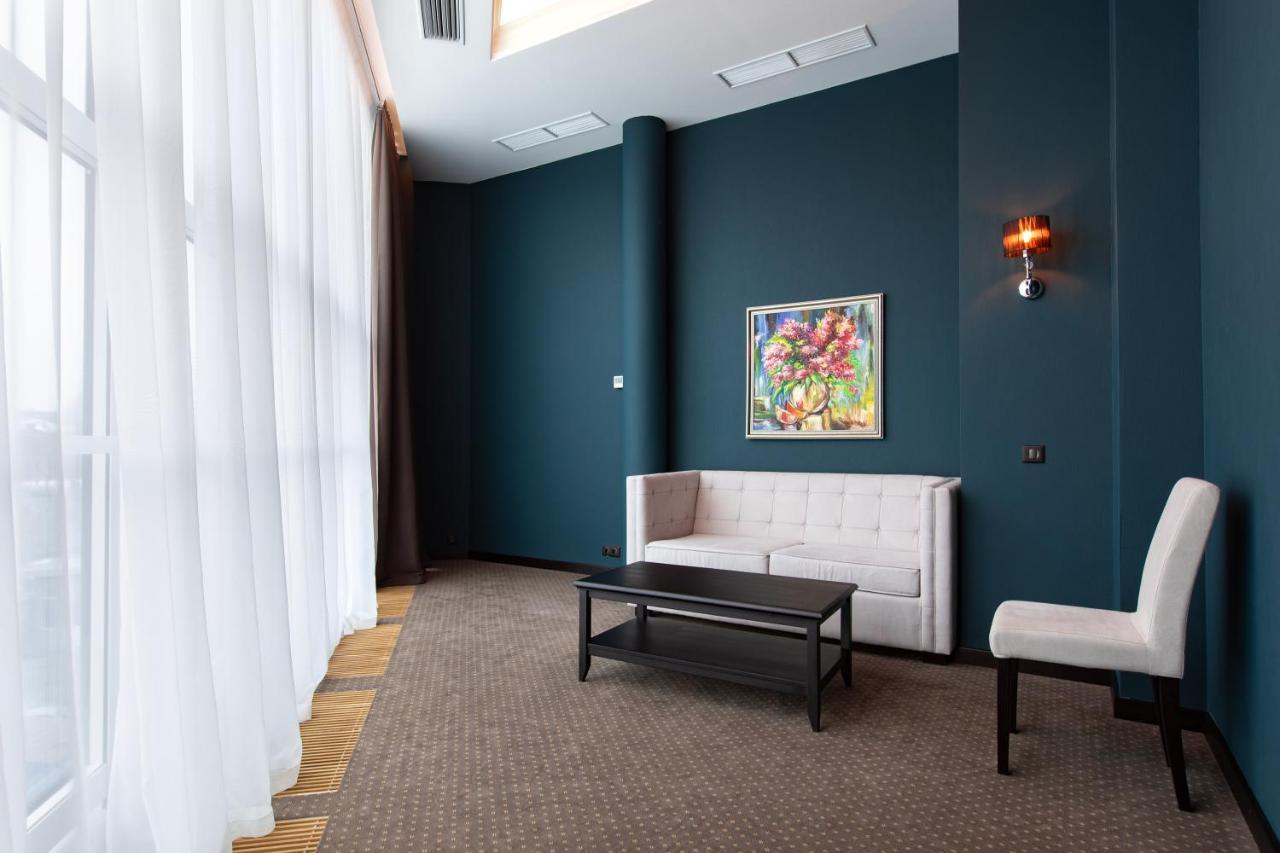 Tsunami Spa Hotel Днепър Екстериор снимка