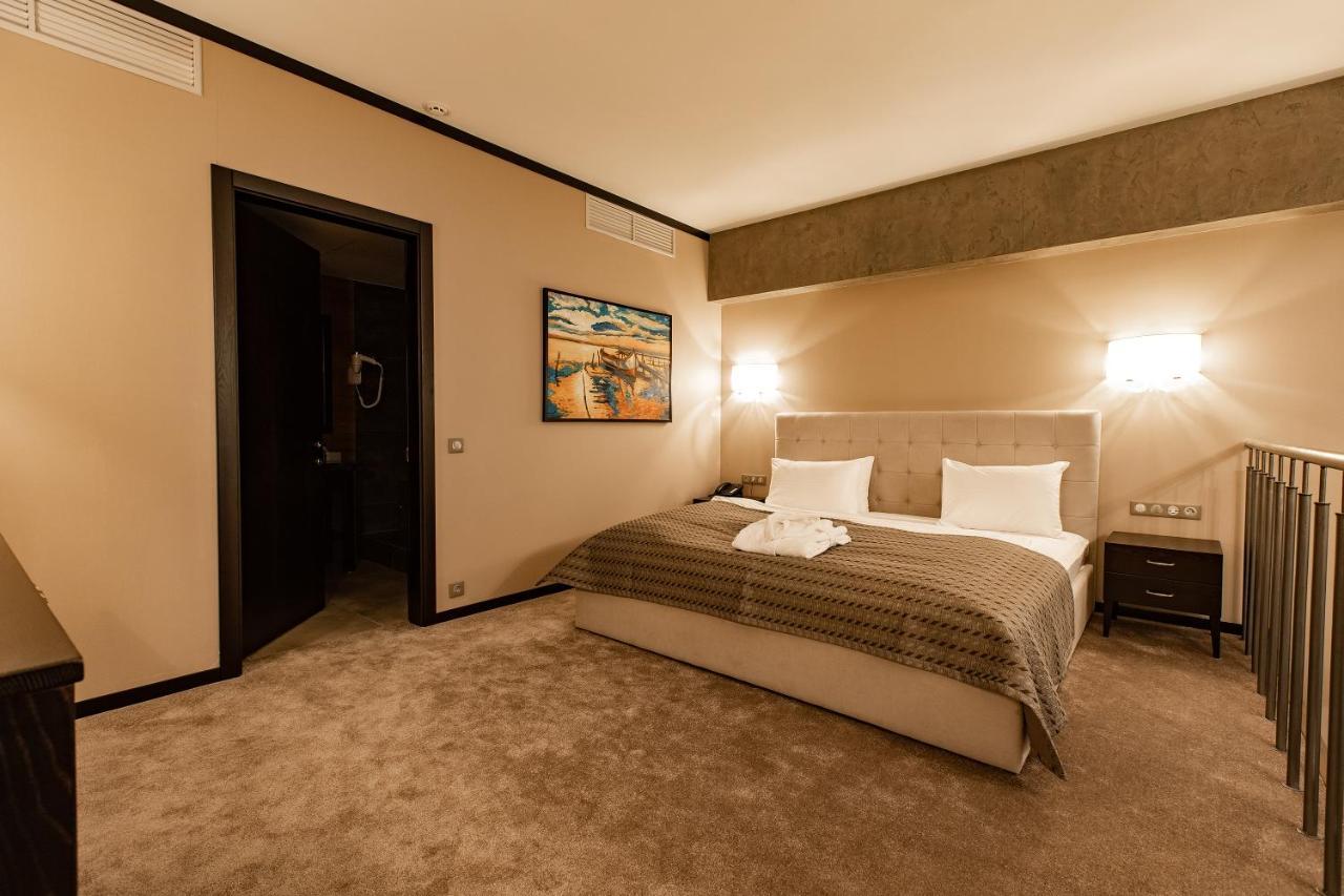 Tsunami Spa Hotel Днепър Екстериор снимка