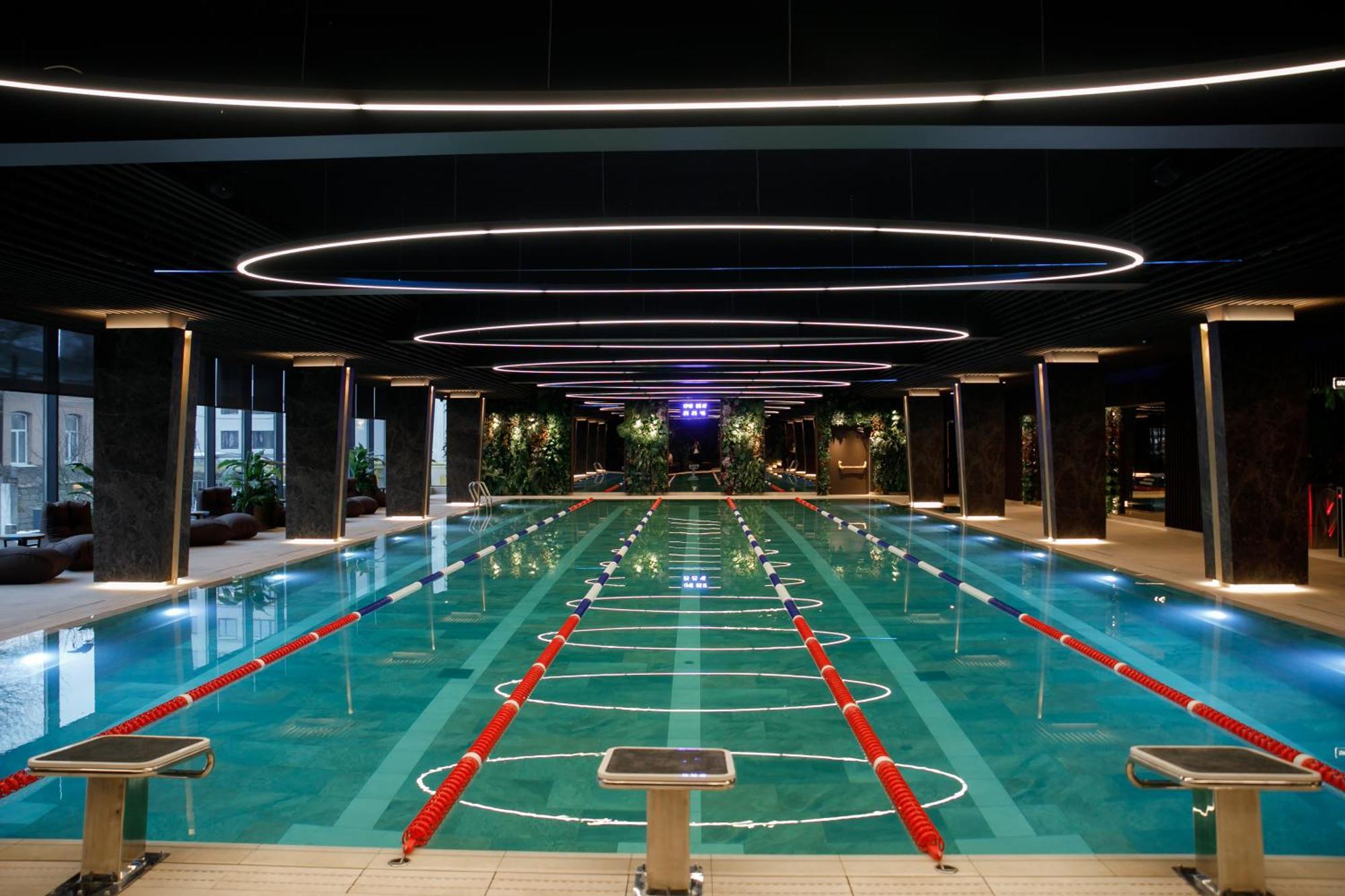 Tsunami Spa Hotel Днепър Екстериор снимка