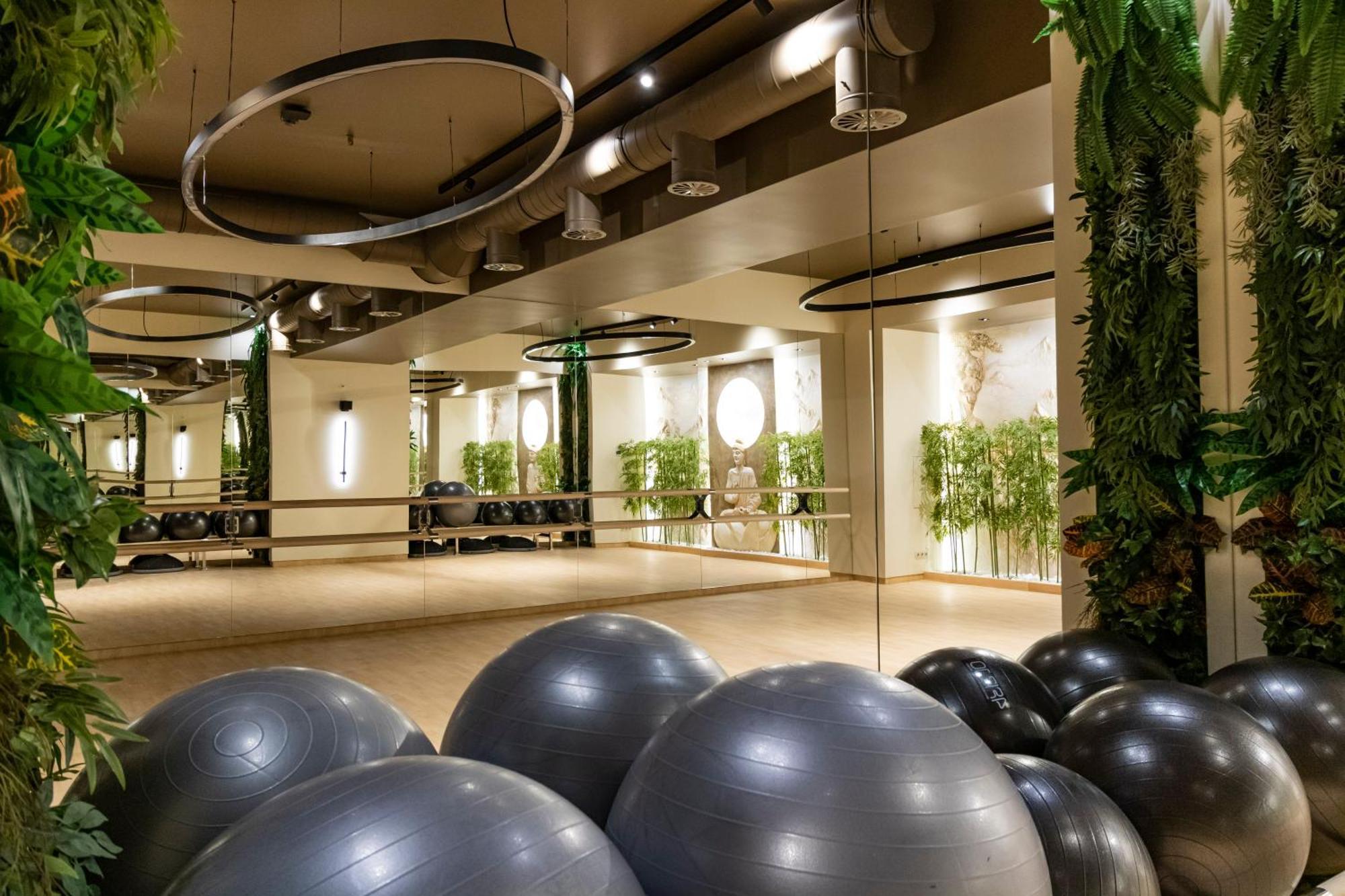 Tsunami Spa Hotel Днепър Екстериор снимка