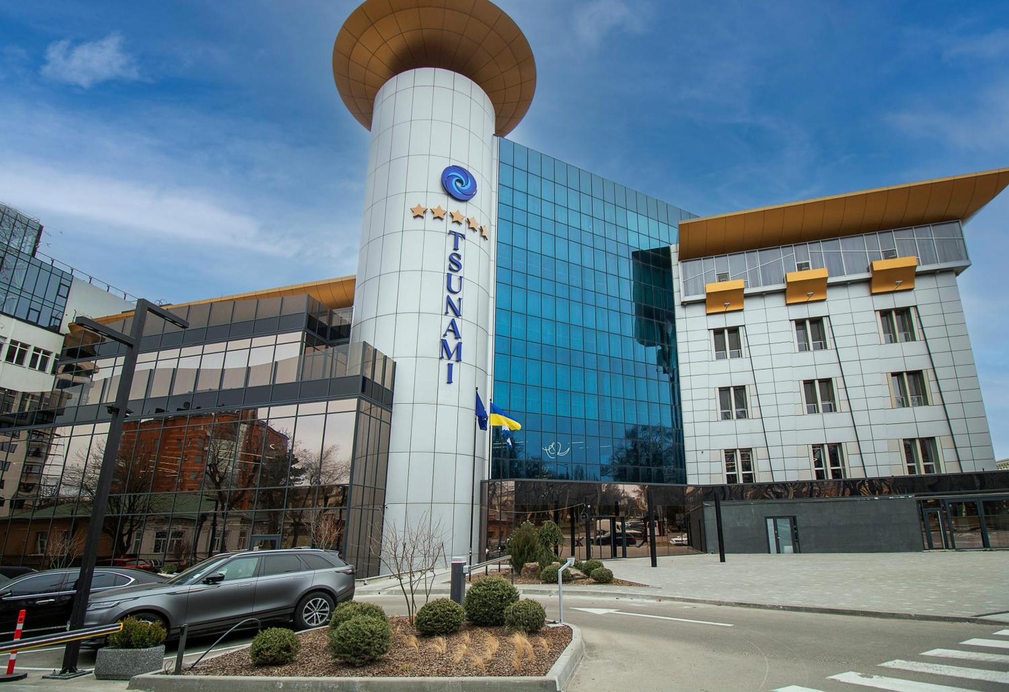 Tsunami Spa Hotel Днепър Екстериор снимка